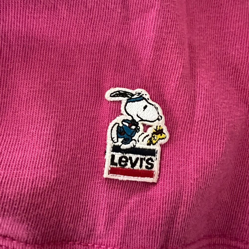 Levi & Peanuts Colab Pink Snoopy T-Shirt - Picture 4 of 7